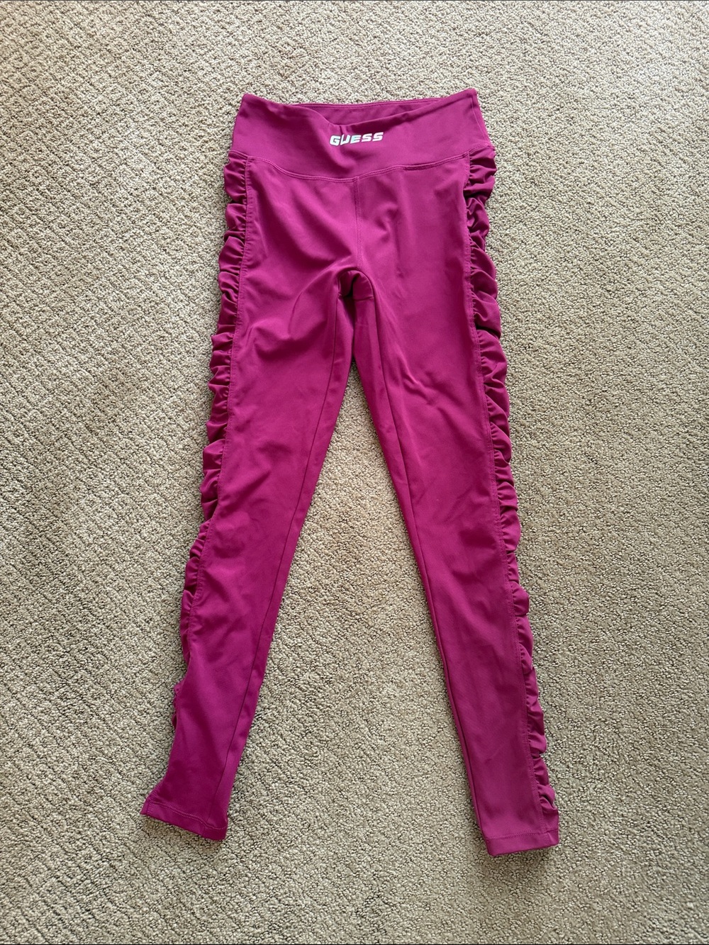 GUESS Magenta Ruffle-Trim Leggings